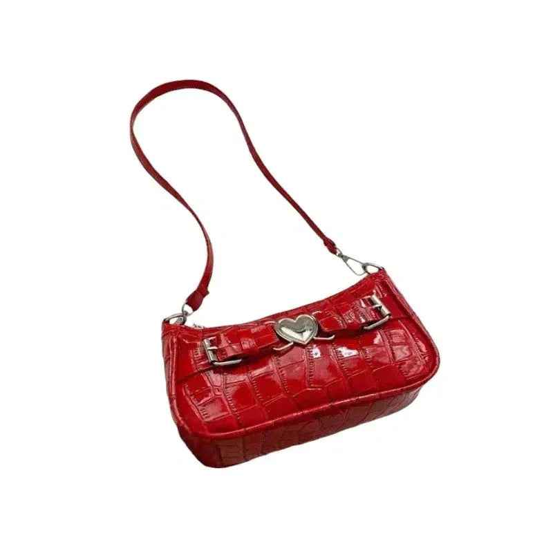 Descubre Cómo Elevar tu Estilo: Complementa tu Outfit con Bolsos y Joyería Perfecta