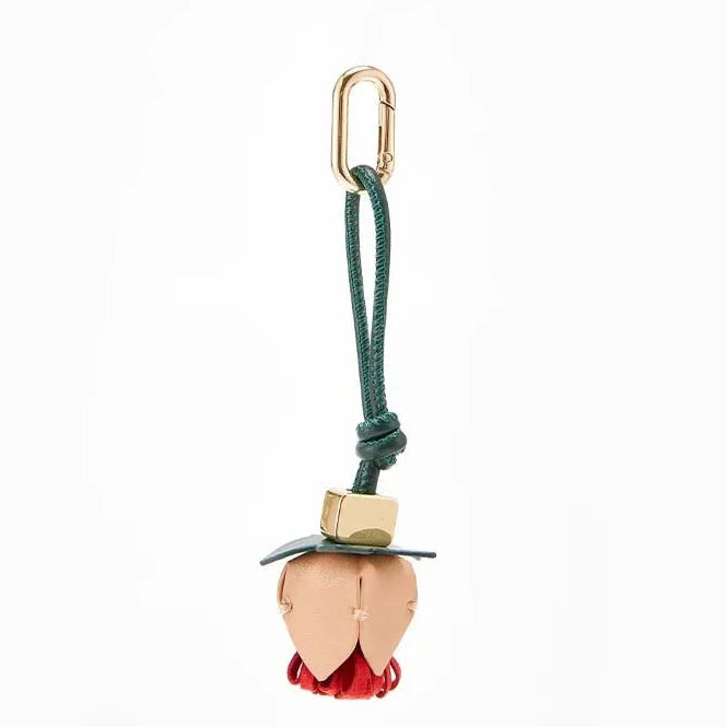 Charm de Cuero con Flores – Detalle Femenino y Sofisticado